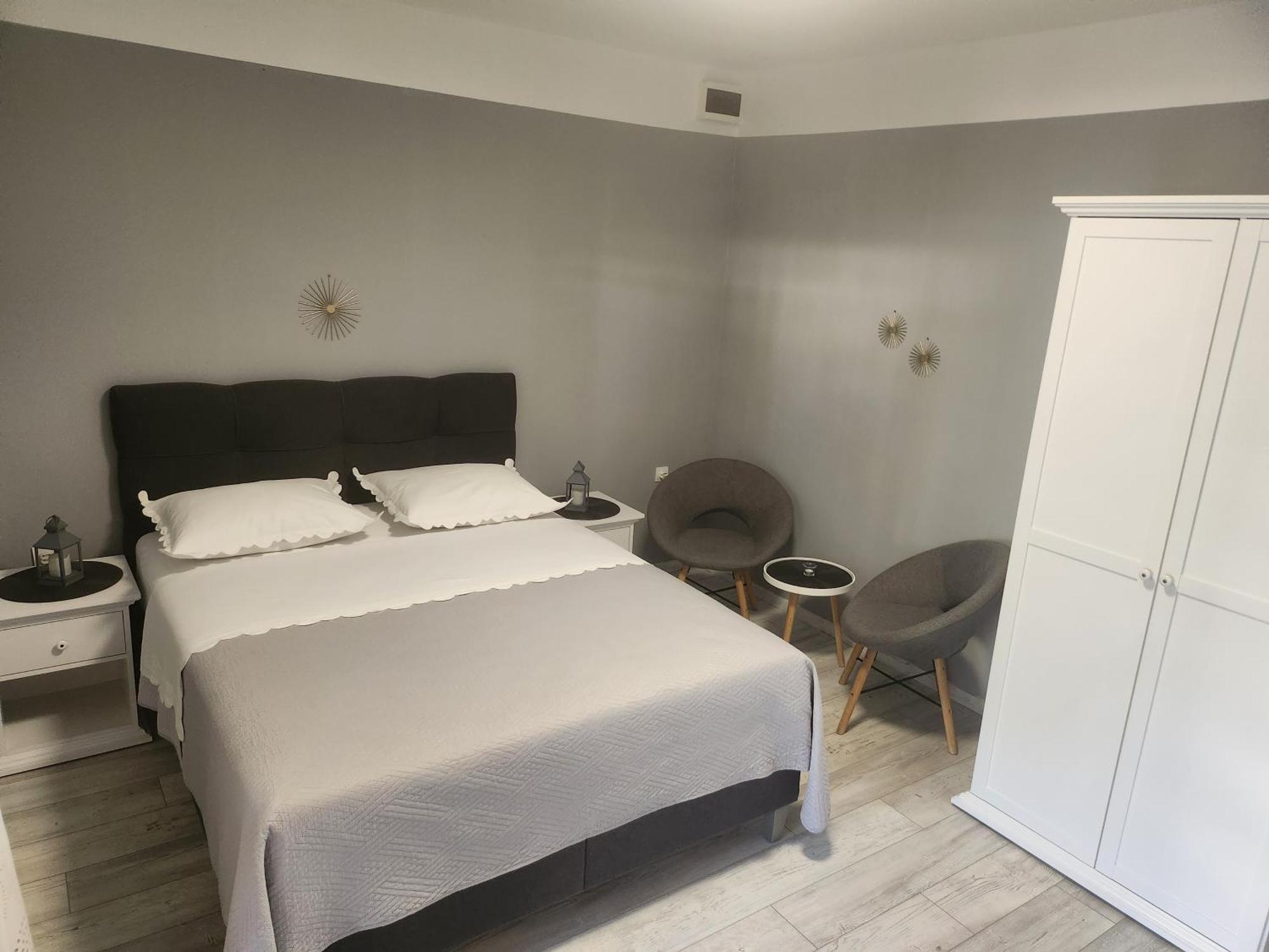 Apartmani Dijana Podgora Exterior photo